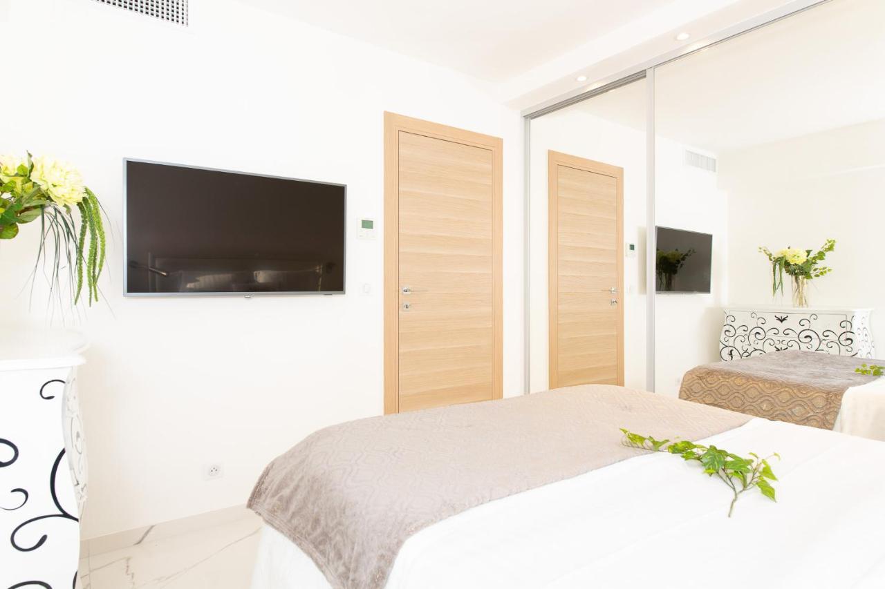 Apartment On La Croisette: New 2 Bedrooms With Sea View