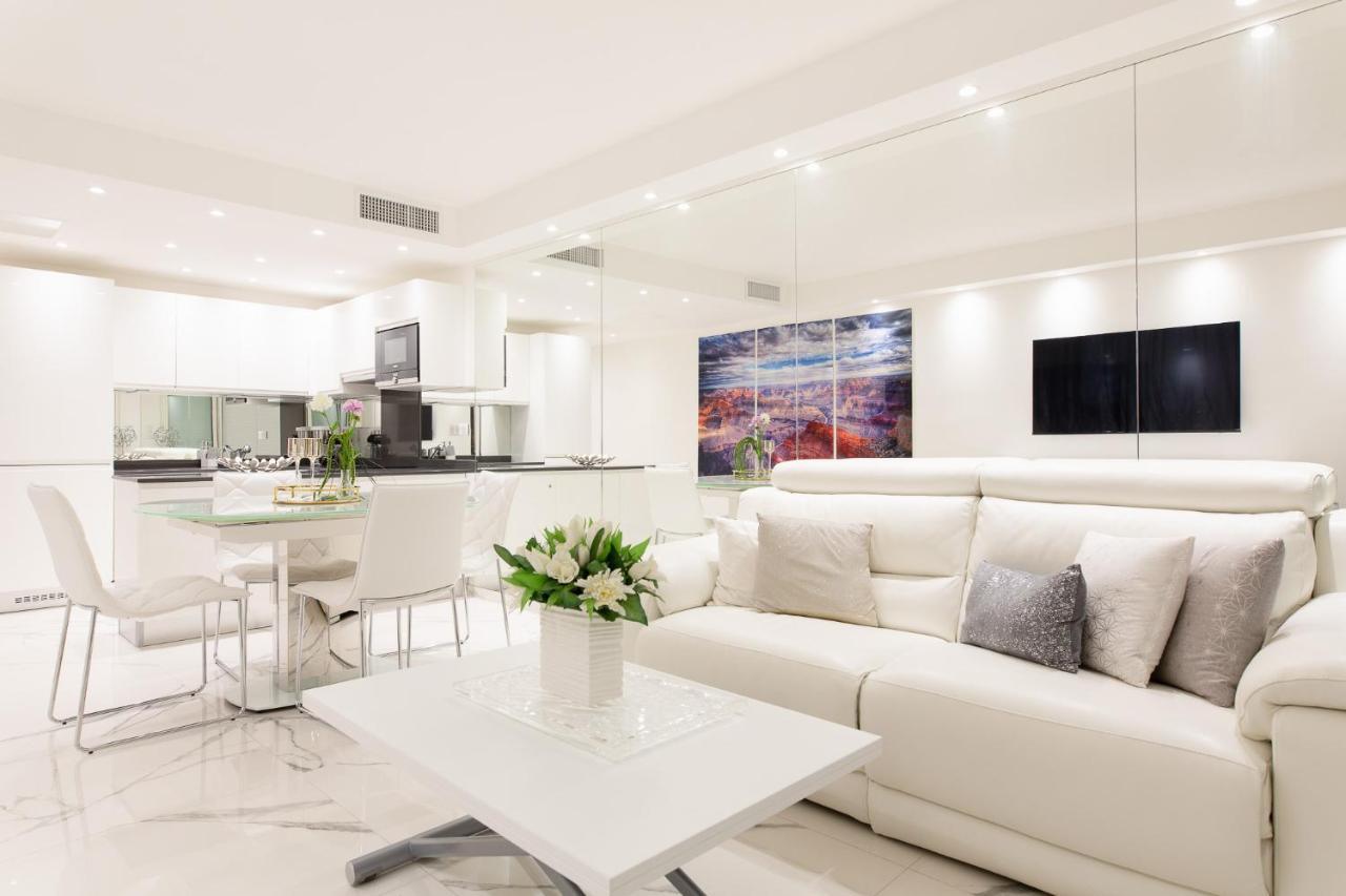 On La Croisette: New 2 Bedrooms With Sea View Cannes